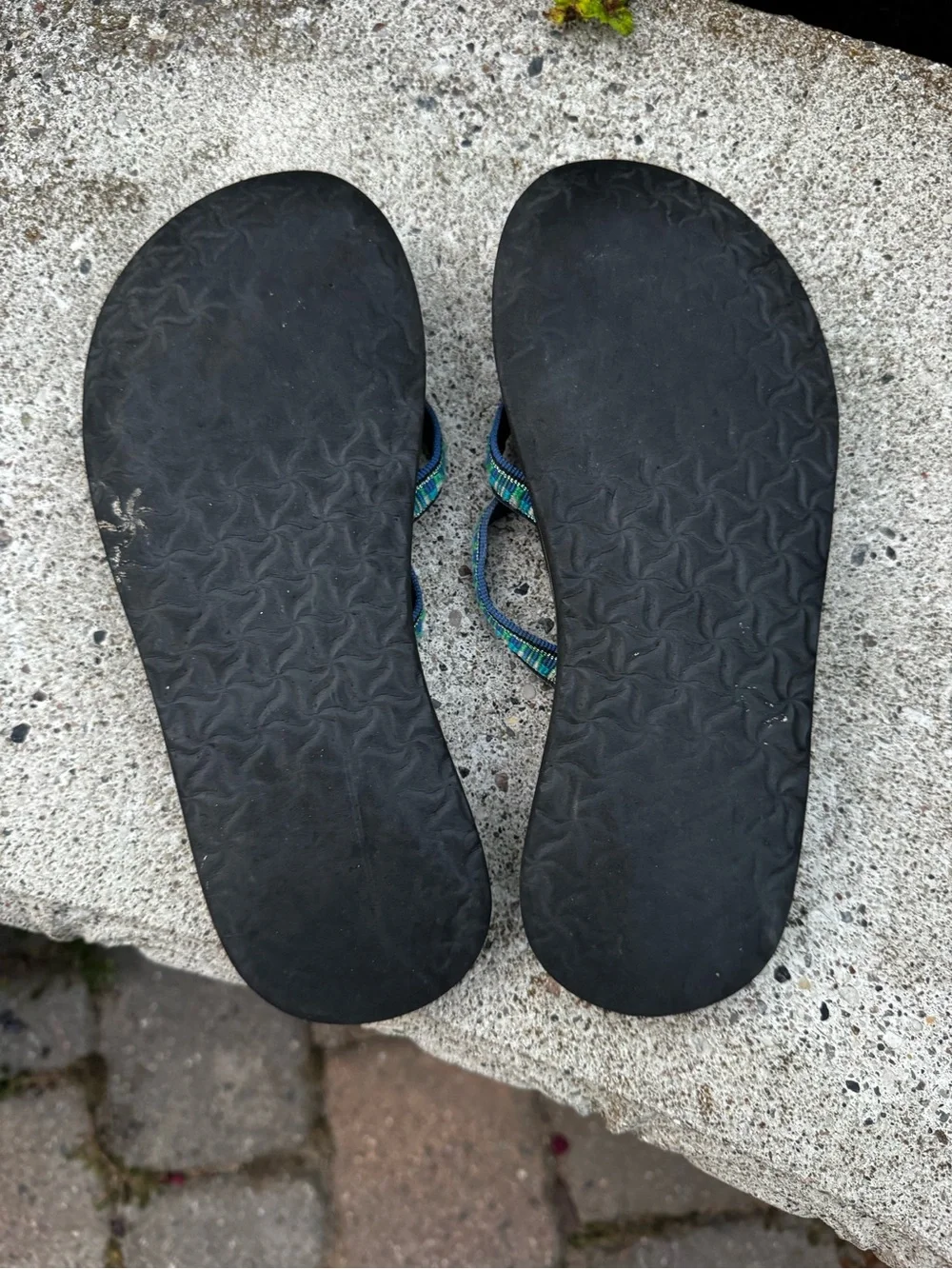Teva Women’s Black Sandals with Blue-Green Patterned Straps Size 7